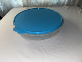 Tupperware Large 12&quot; Round Pie Cupcake Container Server Keeper Blue - $24.18