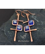 Handmade copper earrings: geometric design wire wrapped with blue cube c... - €28,24 EUR