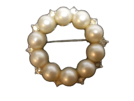 MARVELLA Signed Vintage Wreath Style Brooch Faux Pearls Crystal Rhinestones - £7.58 GBP