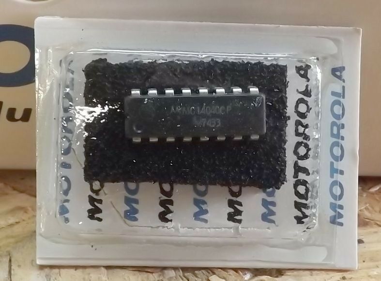 MOTOROLA TYPE MC14040CP CHIP - $4.99
