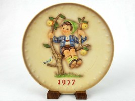 &quot;Apple Tree Boy&quot; ~ MJ Hummel 1977 6th Annual Collector Plate, Bas Relief #PLT71B - £7.66 GBP