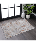 Beige Geometric Rug: Non-Shedding &amp; Stain-Resistant - $799.46 MXN
