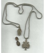 Vintage Jesus Mary Joseph Be With Us on Our Way Medal + Locket &amp; beaded ... - $1,032.50 MXN