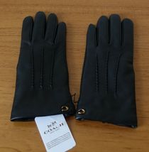 COACH SCULPTED SIGNATURE LEATHER GLOVES IN BLACK COLOR. SIZE 7 - $94.99