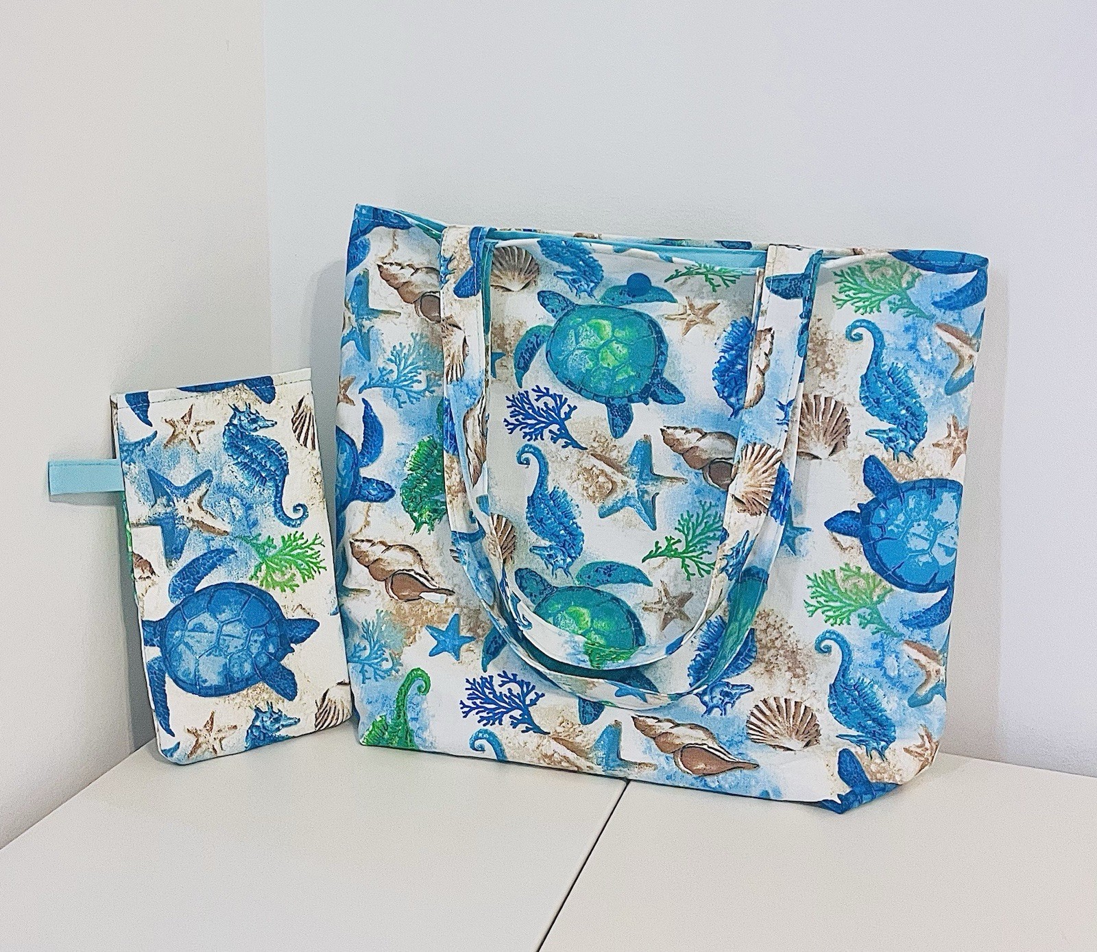 Tote Bag, Turtle and Seahorse Design With Inside Pocket And Eyeglass Case - $13.00