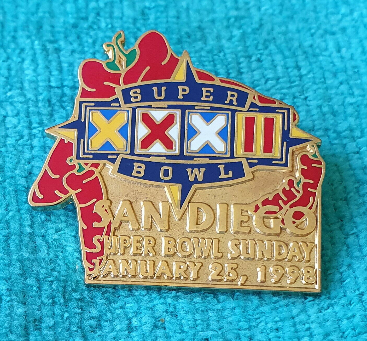 Primary image for SUPER BOWL XXXII (32) PIN - NFL LAPEL PINS - MINT CONDITION - BRONCOS - PACKERS
