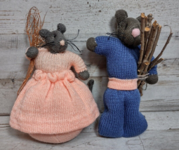 Vintage Knit Mouse Couple Plush Farmer Peasant Gathering Sticks Pink Blue - $9.49