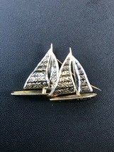 Vintage Small Black &amp; Goldtone Damascene Double Sailboats Brooch Pin – 1.75 x 1  - £7.46 GBP