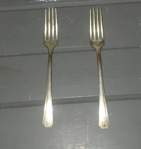 ONEIDA COMMUNITY CLARION PAR PLATE Dinner Forks Lot of 2 Item image 2