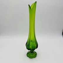 MCM L. E. Smith Swung Green 6 Petal Vase 15in Large Glass USA Design Decor - $140.25