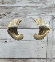 Vintage Avon Clip On Earrings Gold Tone Swish 7/8&quot; - Some Silvering - £10.20 GBP