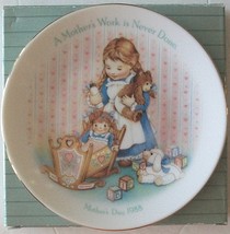 AVON ~ A Mother&#39;s Work Is Never Done, White Version, 5&quot; cir w/ Box, 1988 ~ PLATE - £11.87 GBP