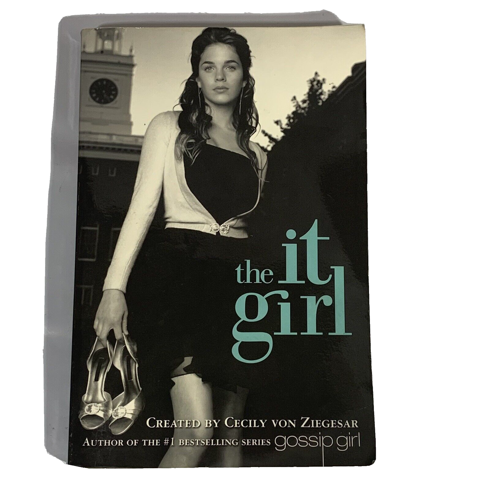 The It Girl (It Girl #1) - Paperback By von Ziegesar, Cecily - $5.28