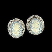Vintage Whiting &amp; Davis Blue Wedgwood Style Rose Cameo Clip On Earrings - £17.65 GBP