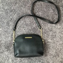 Steve Madden Purse Black Dome Crossbody BMaggie Gold Chain Hardware Lined Zip - £18.26 GBP