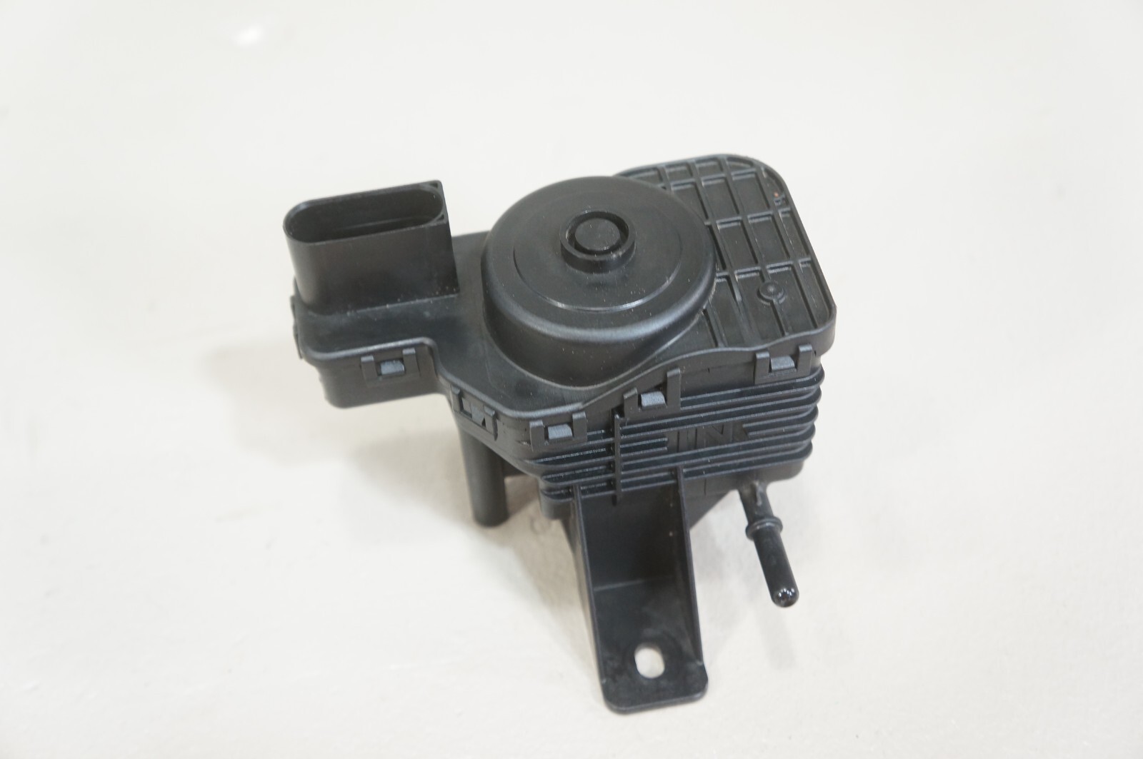 09-2013 bmw 335d x5 e70 3.0l m57 xDrive35d diesel exhaust fluid def pump 7205041 Item image 3