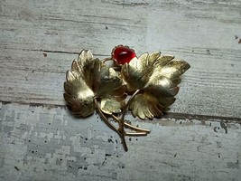 Vintage Gold Tone Dual Twin Leaves with Red Rhinestone Brooch Pin 1 7/8&quot; - £10.06 GBP