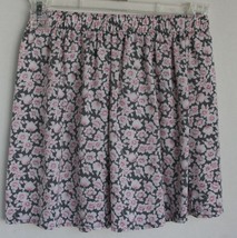 HOLLISTER Dark gray skirt with cream and pink floral pattern EUC XS - $11.87