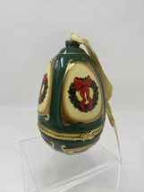 Mr. Christmas Musical Egg Ornament Music Box Porcelain Green Wreath - $24.74