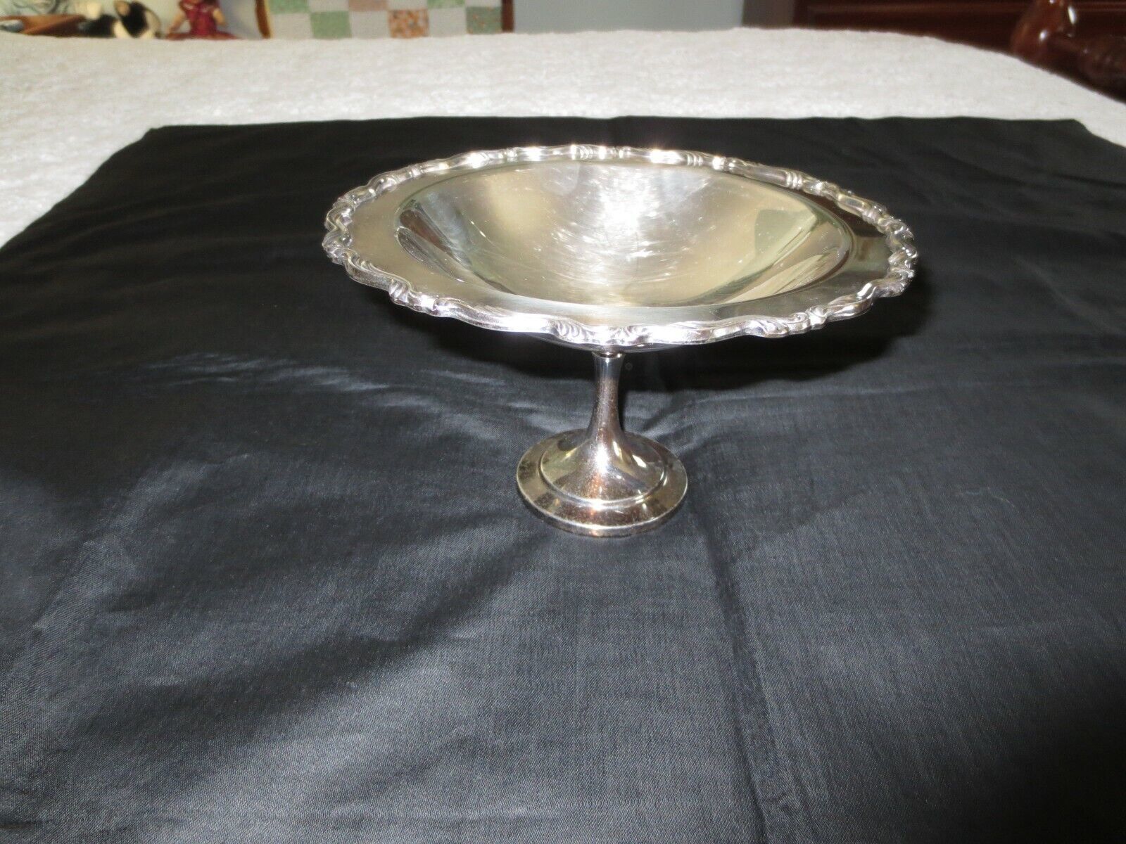 Primary image for 1970's Wm. A. Rogers STEMMED GEORGIAN SILVERPLATE COMPOTE DISH  - 8" x 4.5" high