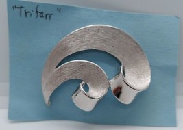 Trifari Silver Tone Collectible Double Swirl Pin / Brooch - $24.74