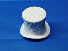 Vintage Fenton Milk Glass Top Hat - Large 4¾” Daisy &amp; Button Pattern - Pre-1970 - $12.66