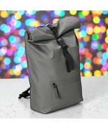 RAINS Rolltop Rucksack in Metallic Grey Brand New with Tags Retail Value... - $2,273.16 MXN