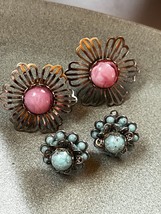 Vintage Lot of Faux Turquoise Plastic Bead Flower &amp; Large Lacey Silvertone Flowe - £8.23 GBP