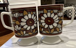 Set Of 2 Flower Power Pedestal Mugs &amp; Shakers Retro Mod 60s 70s Brown Ye... - £15.86 GBP