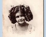 Gibson Girl Giovane Donna con Big Riccioli 1912 DB Cartolina M2 - $16.34