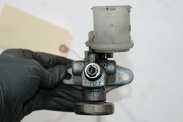 2006-2007 SUBARU IMPREZA WRX CLUTCH MASTER CYLINDER ASSEMBLY W/O CAP K8964 image 4