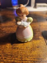 Vintage 1988 Avon Mini Bell Porcelain Mom With Baby 3 Inches Tall - $6.93