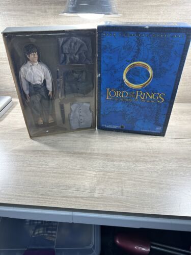 Primary image for LORD OF THE RINGS Return Of King High Complete Model Kit NEW Super Rare