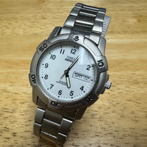 VTG Timex Quartz Watch Indiglo Men 30m Fixed Bezel Silver Day Date New Batter 8&quot; - £25.24 GBP