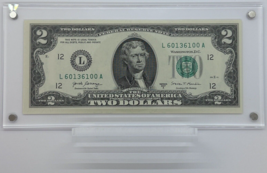 GEM 2017 A $2 Two Dollar Bill Federal Reserve Note in Clear Desktop Stand - £22.02 GBP