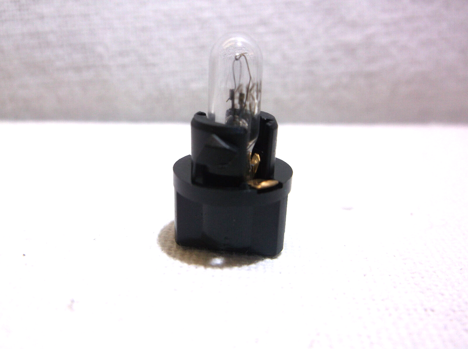 SUZUKI VERONA  SPEEDOMETER/CLUSTER HEAD/SPEEDO LIGHT BULB/OEM - $4.20
