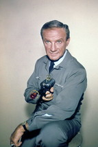 Lost In Space, Jonathan Harris as Dr Smith season 1 with gun 4x6 photo - £3.79 GBP