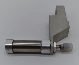 SMC CJ2B16-15 Pneumatic Cylinder 100 Psi W/Mounting Bracket - $30.50