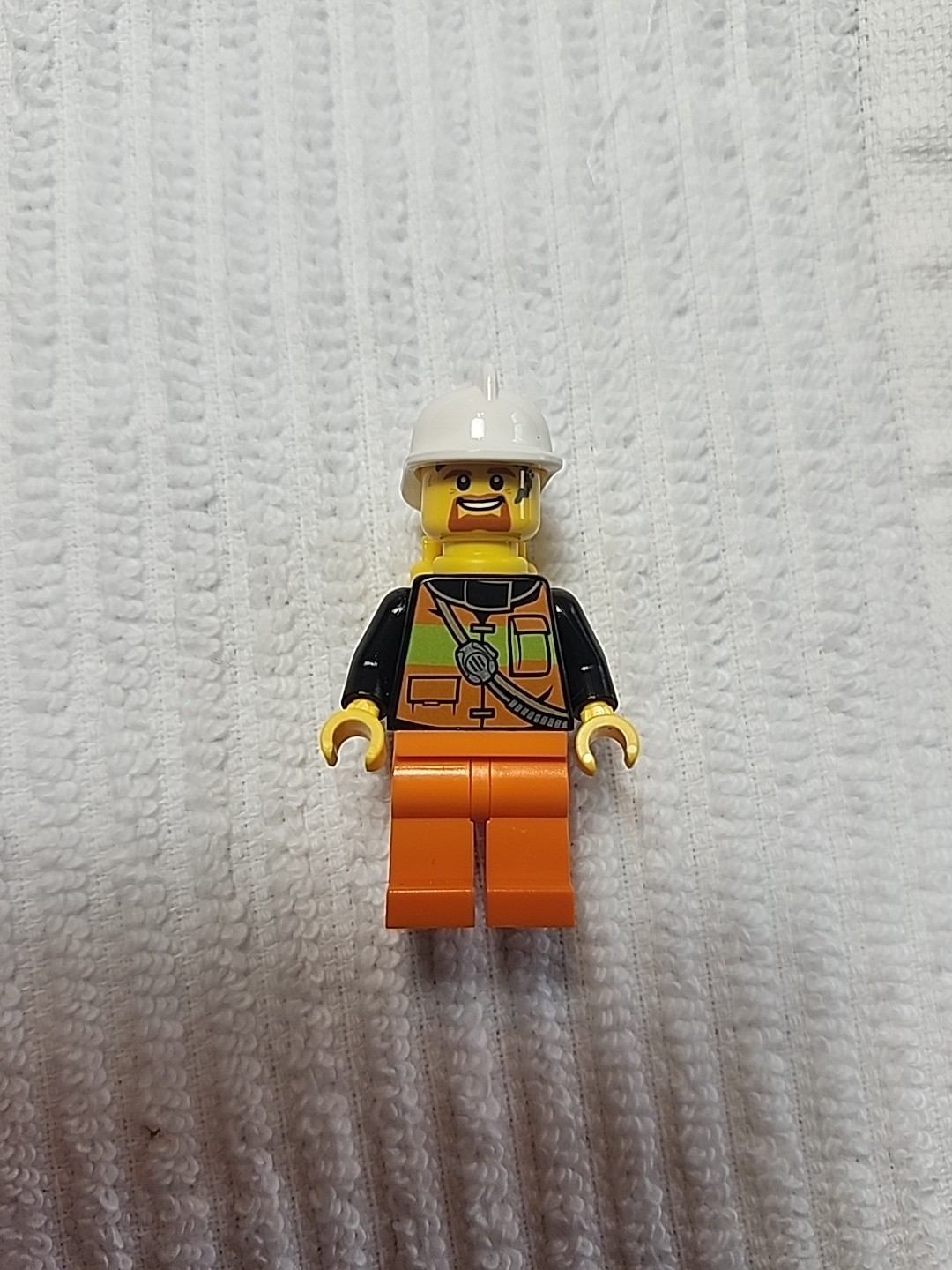 Lego Minifigure City Cty0737 Firefighter - $2.97