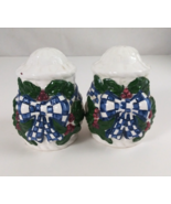 Vintage 1998 CBK Basketweave Christmas Holly Wreath Salt &amp; Pepper Shakers - €12,39 EUR