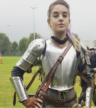 Medievale Femmina Mezza Armor Larp Sca Warrior Metallo Costume Per Battle Ground - £224.34 GBP
