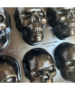 Nordic Ware Haunted Skull Cakelet Pan 6 Cavity Cast Aluminum Halloween B... - €33,90 EUR