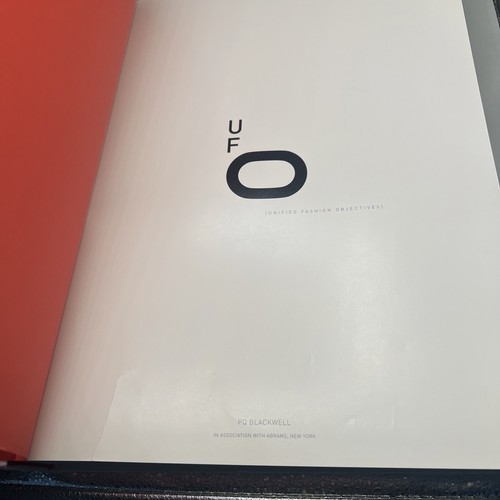 Albert Watson - UFO 2010 - Hardcover Illustrated Rare Book Item image 4