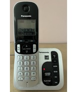 Panasonic KX-TGC220 Wireless Answering System W/ Base, Phone,  &amp; Cords W... - $273.09 MXN