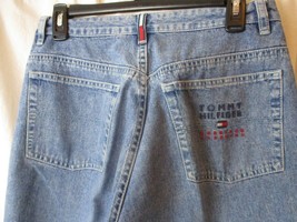VTG 90s Tommy Hilfiger Embroidered Blue Jeans Men&#39;s 31.5&quot;x33&quot; Light Wash - £21.79 GBP