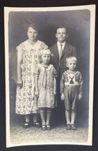 RPPC Vintage Studio Family Portrait Funny Haircuts Slouchy Mother No Dat... - £10.39 GBP