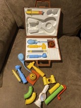 FISHER PRICE Complete Vintage 1977 Medical Kit #936 - Doctor Nurse Prete... - $659.42 MXN