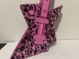 Hasbro DreamWorks Trolls World Tour Poppy&#39;s 21&#39;&#39; Pink Rock Guitar w/ 20+ Sounds - £14.78 GBP
