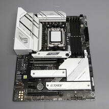 ASUS ROG Strix B650-A Gaming WiFi AM5 AMD DDR5 Motherboard image 3