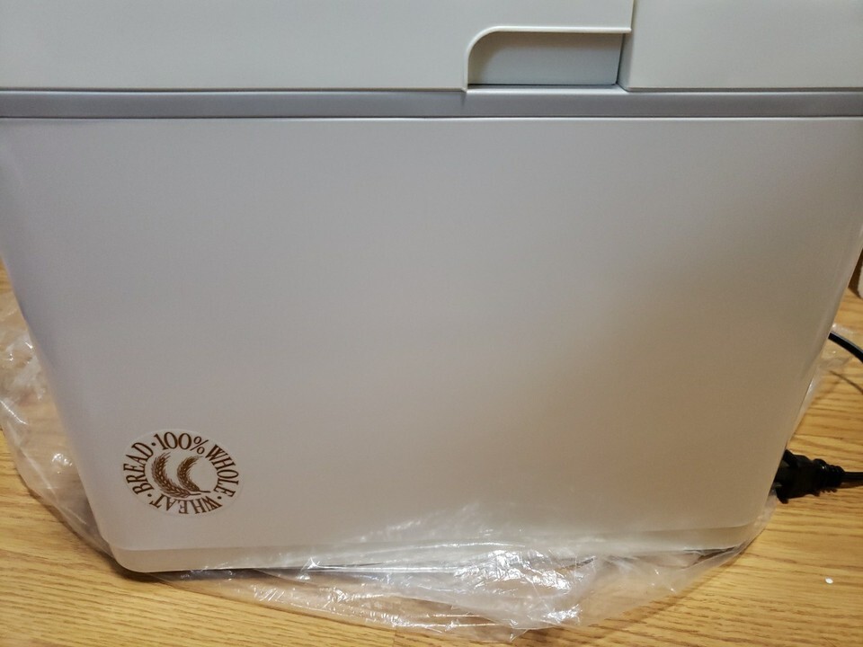 Zojirushi BBCC-Q10 Home Bakery Junior Automatic Bread Machine Item image 9